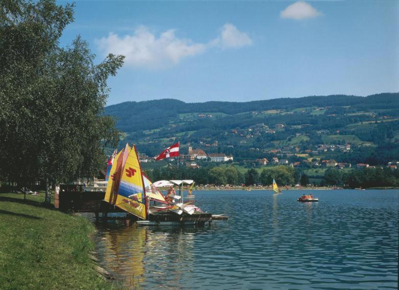 Zwei Schlafzimmer Ferienapartment Anna Am Stubenbergsee Inklusive Vier E-Bikes Exterior foto